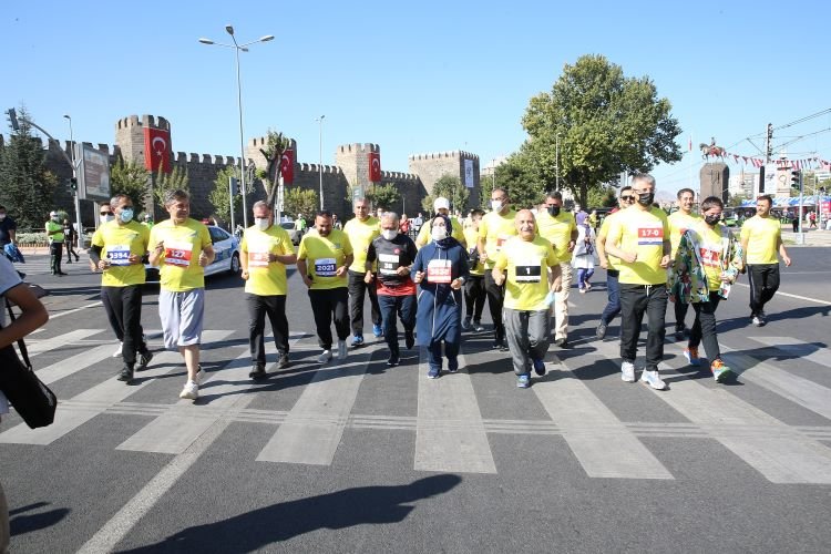 Kayseri Büyükşehir'den 'İkinci Yarı Maraton' geliyor -