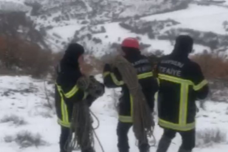 Kayseri Büyükşehir İtfaiyesi'nden 6 saatlik keçi kurtarma operasyonu -