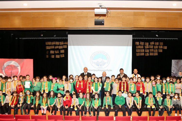 Kayseri'de Başkan Büyükkılıç minik öğrencilerle bir araya geldi -