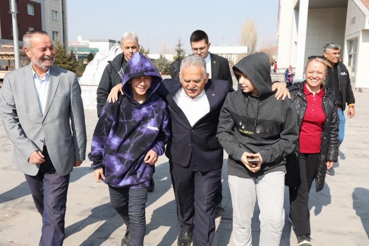 Kayseri'de depremzede öğrenciye ücretsiz ulaşım -