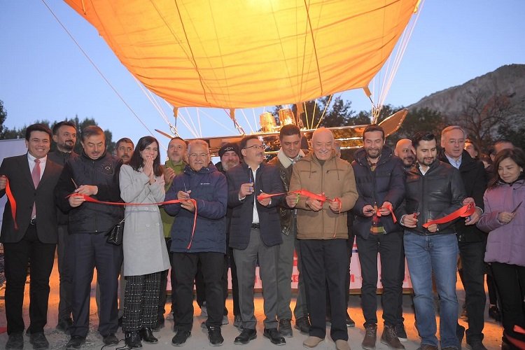 Kayseri'de yabancı misafirlere balon sürprizi -