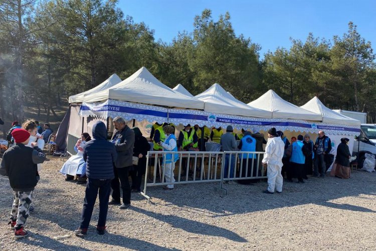 Kayseri'den deprem bölgesine 'sıcak' yardım -