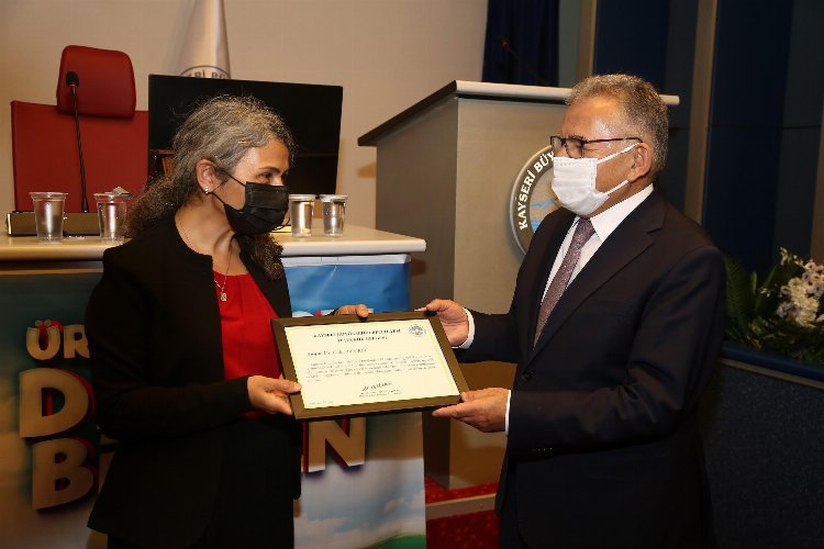 Kayseri'den Yalova'ya tarım eğitimi için teşekkür plaketi -
