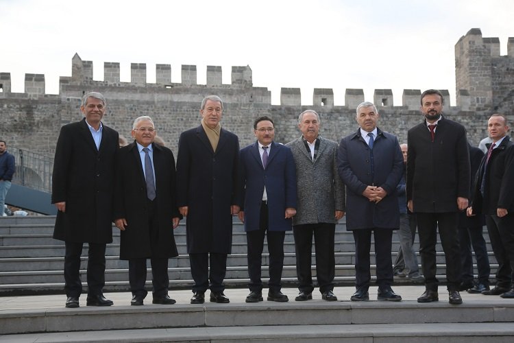 Kayseri dinamiklerinden müze ve kale ziyareti -