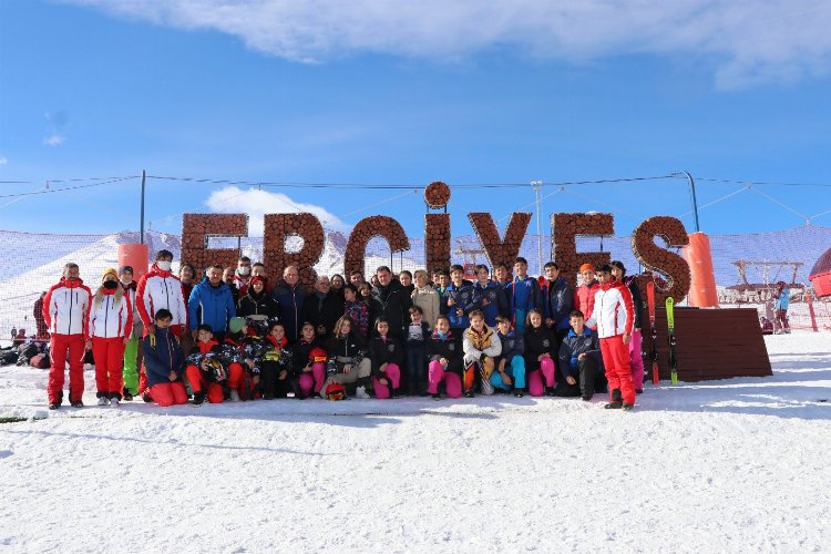 Kayseri Erciyes'e 25 günde 150 bin ziyaretçi -