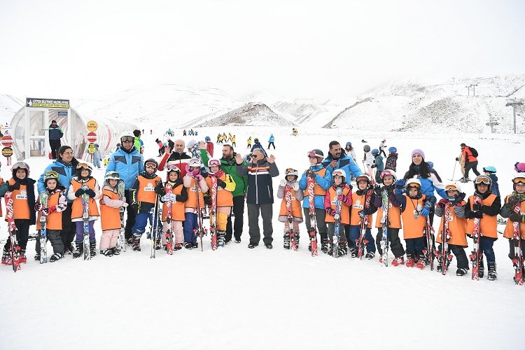 Kayseri Erciyes kayak okulu oldu -