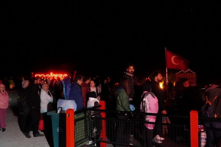 Kayseri Erciyes'te meteor yağmuru coşkusu -