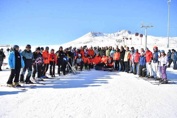 Kayseri Erciyes'te sezon açıldı -