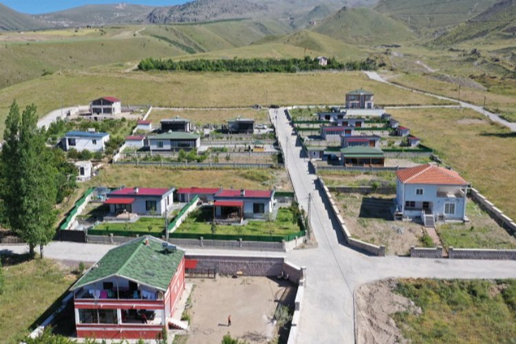 Kayseri Hacılar'da yollara kilit parke -