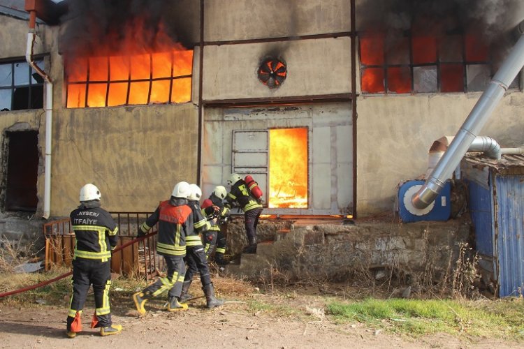 Kayseri itfaiyesinden OSB yangınına müdahale -