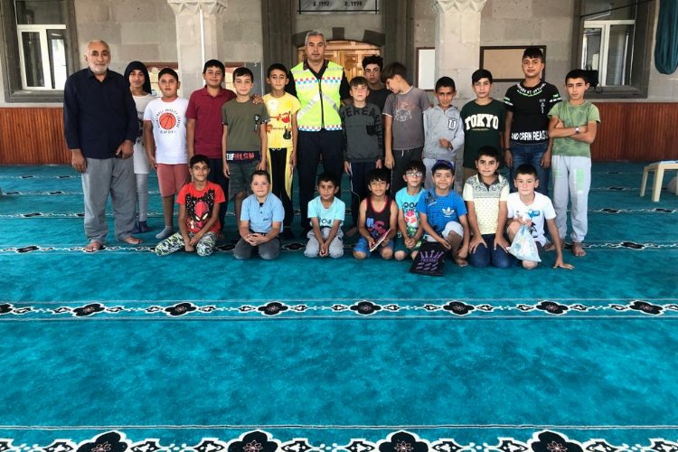 Kayseri jandarmasından Kur'an öğrencilerine eğitim -
