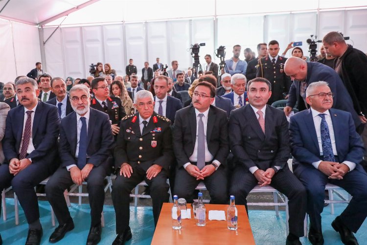 Kayseri Kitap Fuarı'na Vali Çiçek'li açılış -