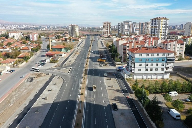 Kayseri Kocasinan asfaltta gece gündüz mesaiyle rekor kırdı -