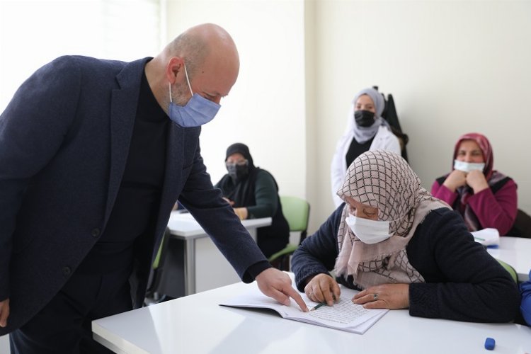 Kayseri Kocasinan'da kadınlar okuma kursu -