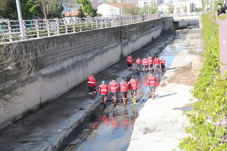 Kayseri Kocasinan'da kanal temizliği -