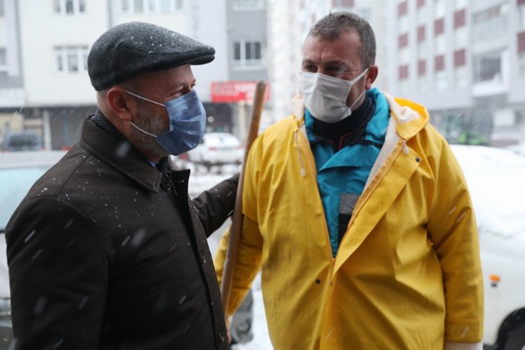 Kayseri Kocasinan'da kar keyfe dönüşüyor -