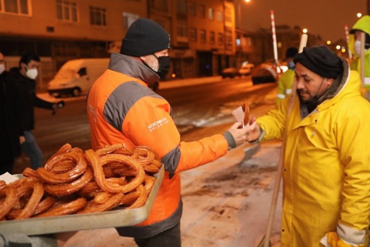 Kayseri Kocasinan'da kar mesaisi -