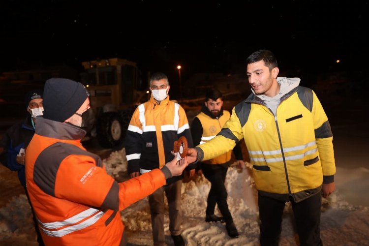 Kayseri Kocasinan'da kar temizleme çalışmaları devam ediyor -