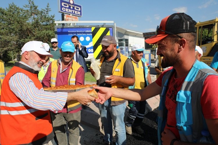 Kayseri Kocasinan'da Oto Galericiler'e asfalt dopingi -