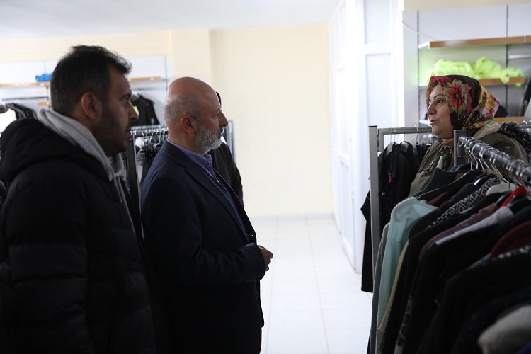 Kayseri Kocasinan'dan depremzedelere tam destek -