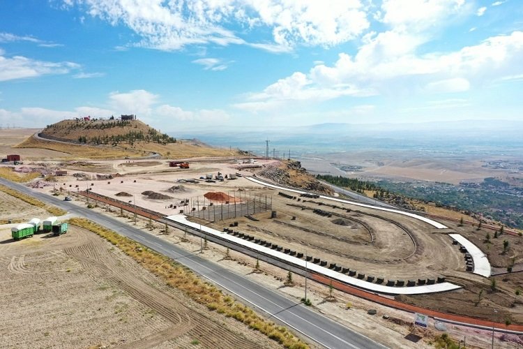 Kayseri Kocasinan Erkilet Millet Bahçesi çalışmaları tam gaz -