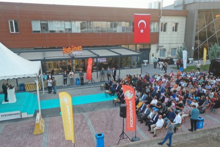Kayseri Kocasinan'ın çehresi sosyal tesislerle değişiyor -