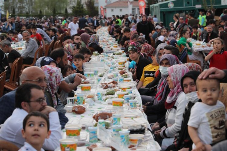 Kayseri Kocasinan'ın iftarına 4 bin 300 kişi katıldı -