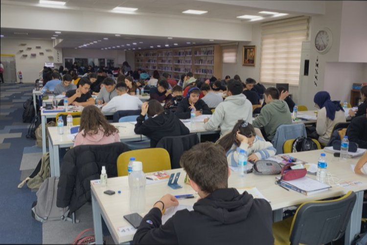 Kayseri kütüphanelerine kitap kurtlarından akın -