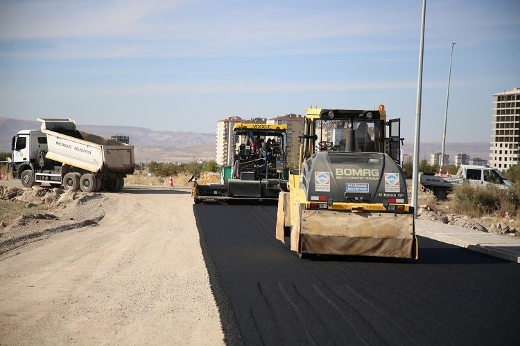 Kayseri Melikgazi'de asfalt çalışmaları tam gaz -