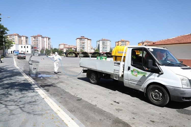 Kayseri Melikgazi'de mahallere ilaçlama -