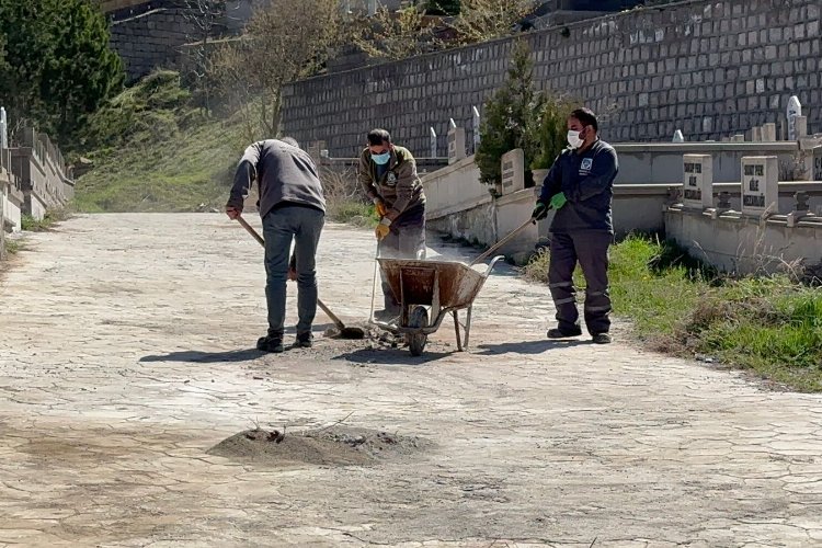 Kayseri Melikgazi'de mezarlıklar bayrama hazırlanıyor -