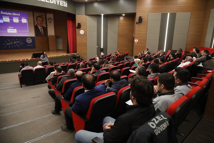 Kayseri Melikgazi personeline iletişim semineri -