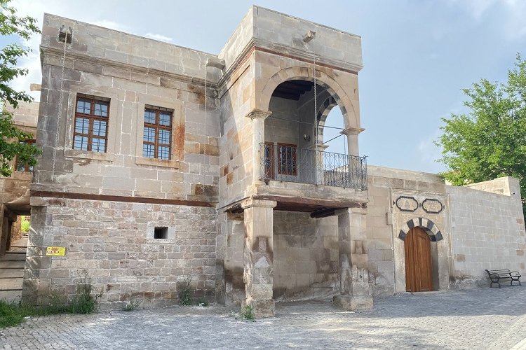 Kayseri Melikgazi tarihi emanetlere sahip çıkıyor -