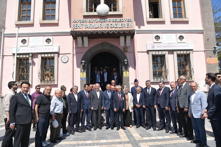 Kayseri protokolü bayramlaşma töreninde -
