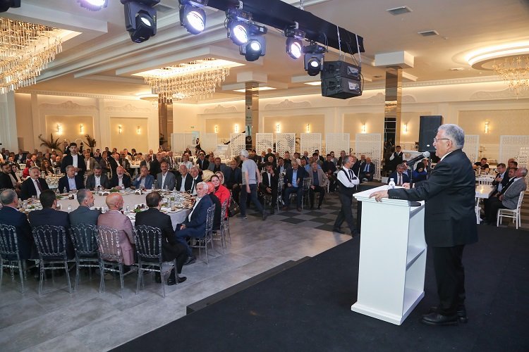 Kayseri protokolü muhtarlarla buluştu -