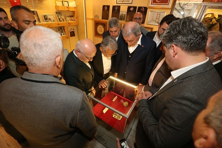 Kayseri protokolünden 15 Temmuz şehidinin ailesine ziyaret -