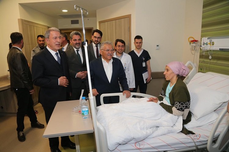 Kayseri protokolünden hastaneye bayram ziyareti -