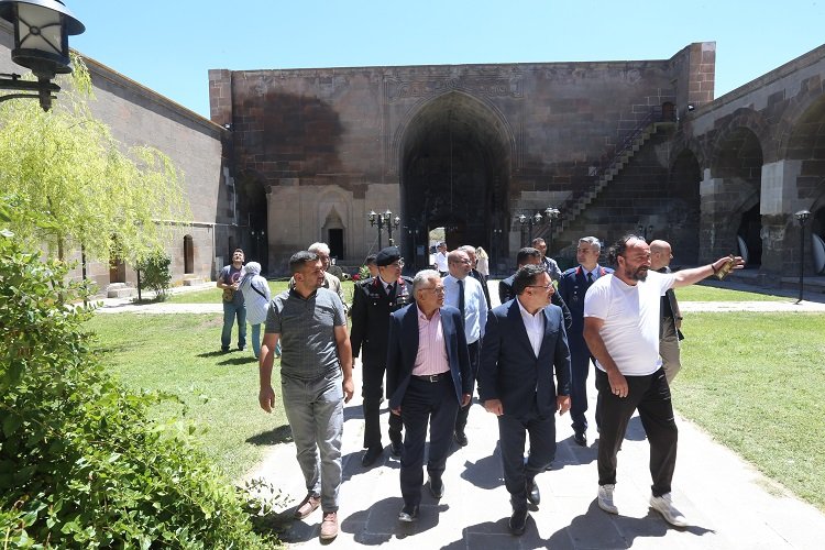 Kayseri protokolünden Karatay Hanı'na inceleme -