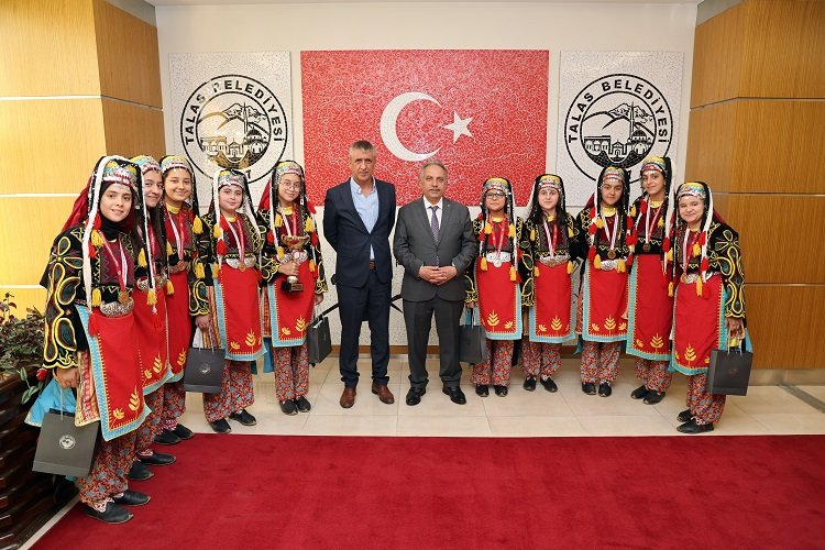 Kayseri Talas folklorda başarı rüzgarları estirdi -