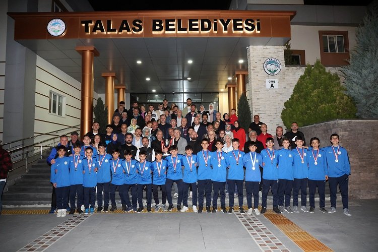 Kayseri Talas Sporcu Fabrikası göğsü kabartıyor -