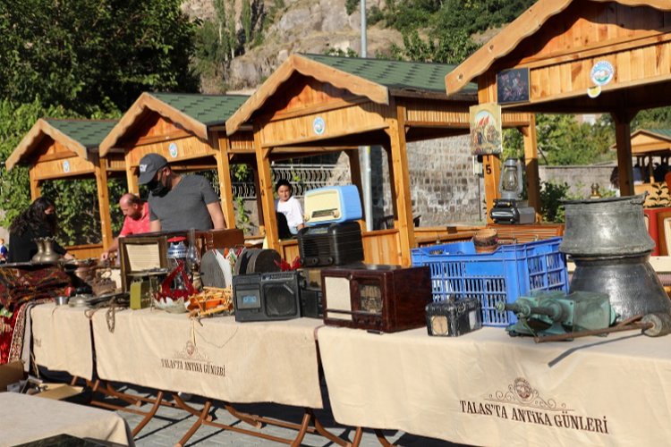 Kayseri Talas'ta Antika Pazarı'na yoğun ilgi -