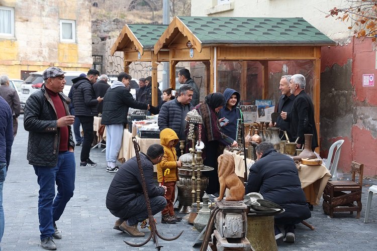 Kayseri Talas'ta antika pazaru -