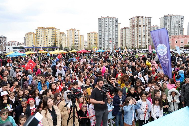 Kayseri Talas'ta çocuklara çifte bayram -