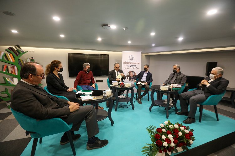 Kayseri Talas'ta “Gençlerle Kitap Sohbetleri” yapıldı -