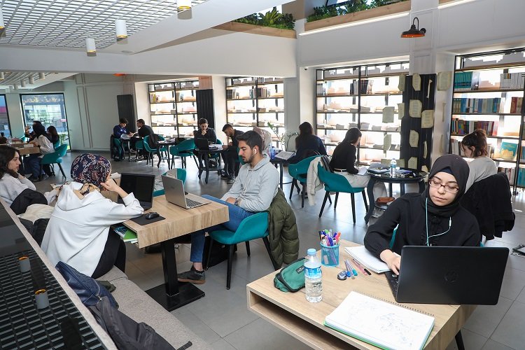 Kayseri Talas'ta kütüphanelerden online hizmet -