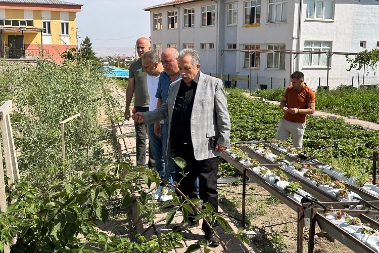 Kayseri Talas'ta örnek deneme bahçeleri -