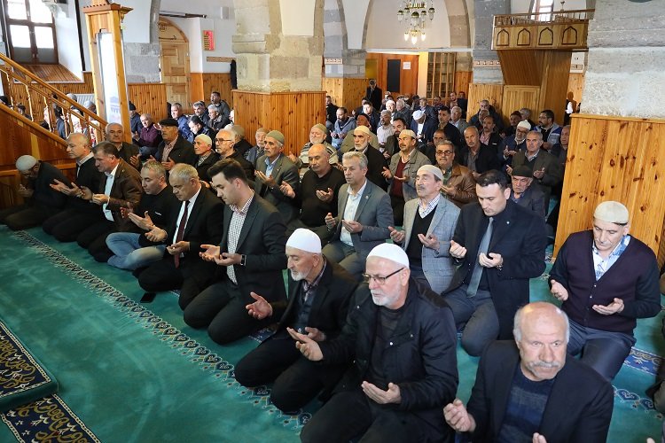 Kayseri Yahyalı'da depremzedeler için mevlit -