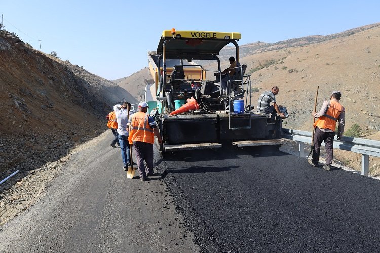 Kayseri Yahyalı'da sıcak asfalt hazırlığı -
