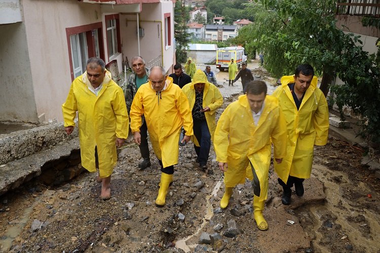 Kayseri Yahyalı'da sel yaraları sarılıyor -