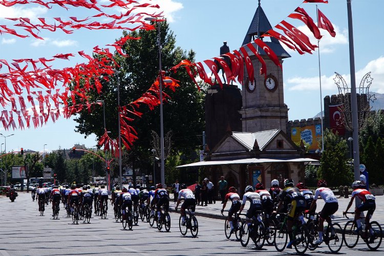 Kayseri'yi pedal çevirip dünyaya tanıtıyorlar -
